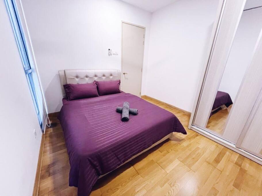 Promo Connected Train 3 Bedrooms - Above Mall 25 Kuala Lumpur