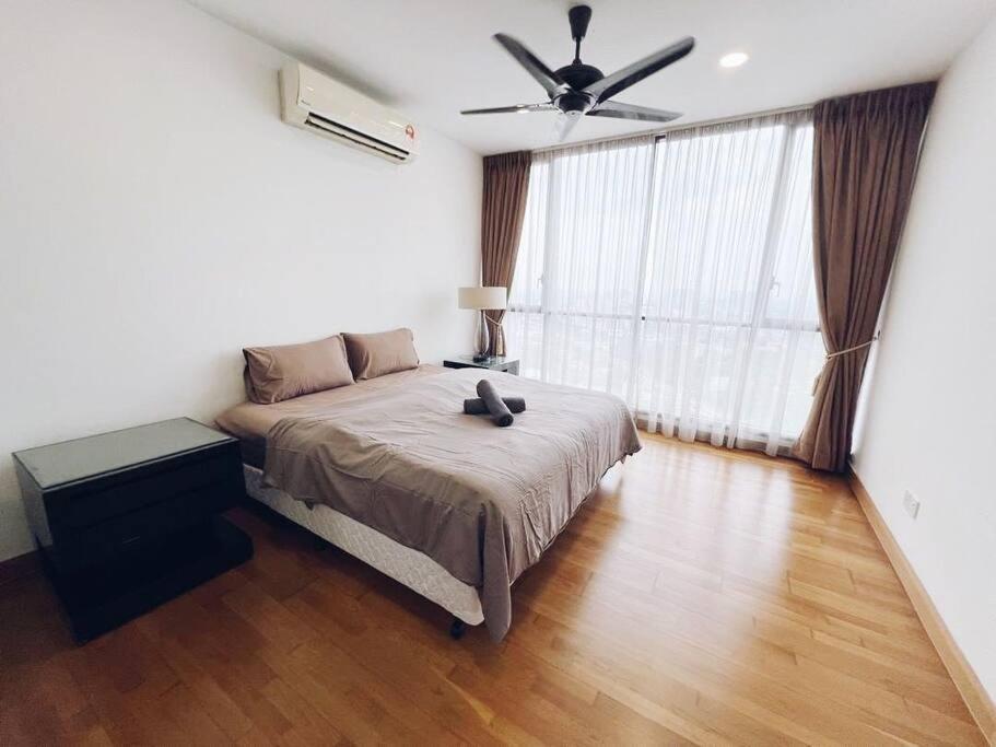 Promo Connected Train 3 Bedrooms - Above Mall 25 Pangsapuri *